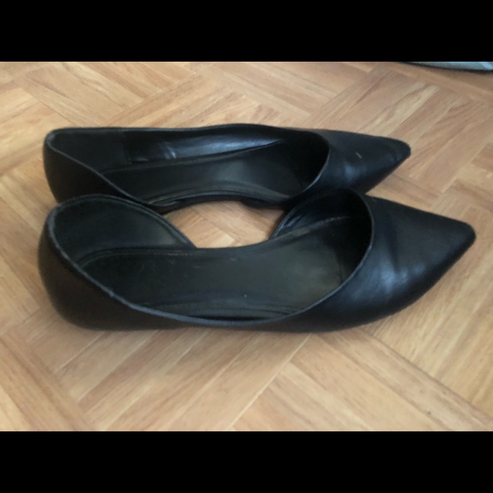 Black pointed toe flats